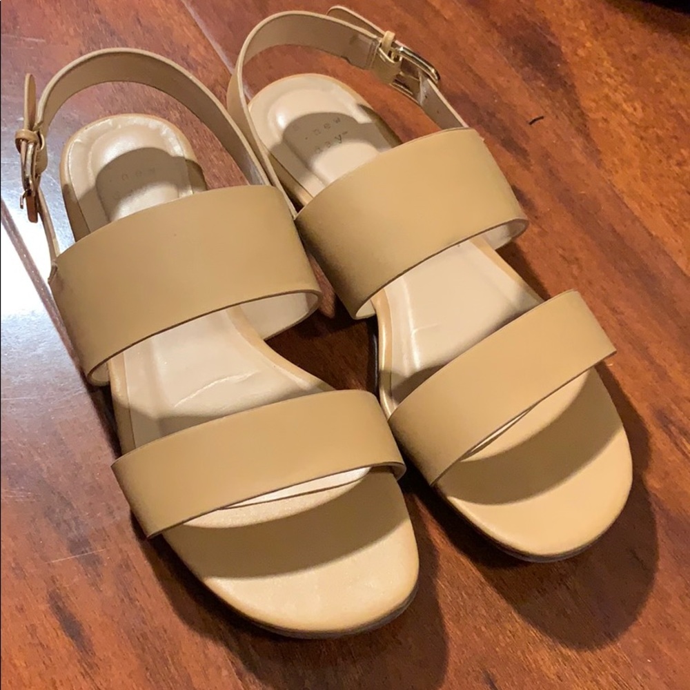 Tan New Day Sandals MINT condition